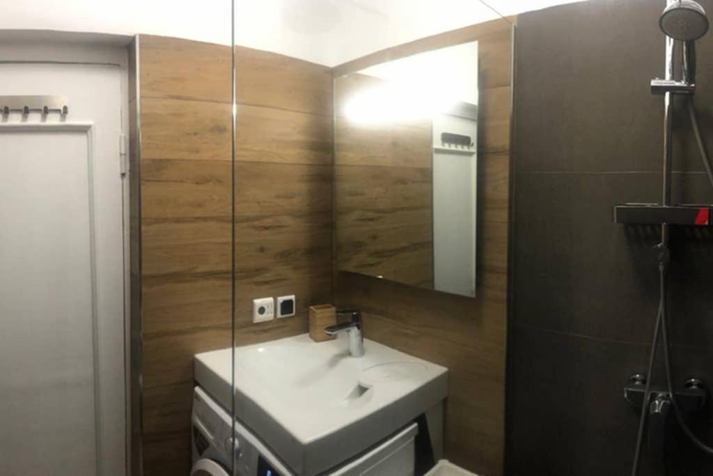 New Comfortable Apartment Nearby Promenade In 5 Minutes From Old Town Of Riga. Exteriér fotografie